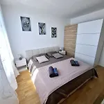 Апартаменти New Ab With A Beautiful View Задар